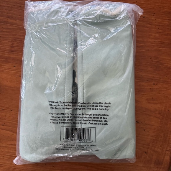 The Holiday Cooler Tote Bag Rivie Green by Business and Pleasue BRAND NEW - Picture 8 of 8